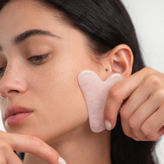 Gua-Sha y  rodillo facial